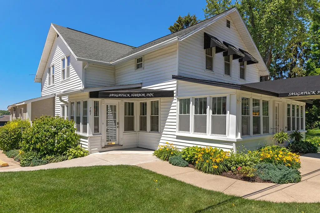 787 Lake Street Saugatuck City MI 49453
