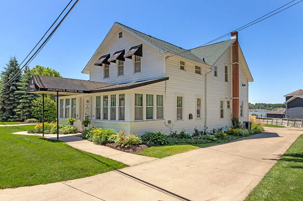 787 Lake Street Saugatuck City MI 49453