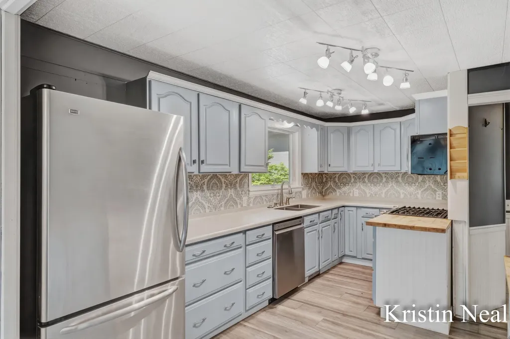 673 S Wolf Lake Road Egelston Township MI 49442