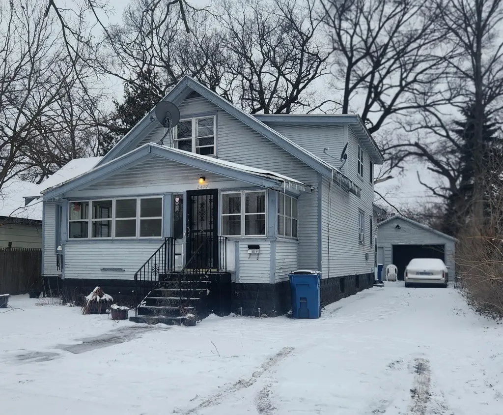 2417 Baker Street Muskegon Heights City MI 49444