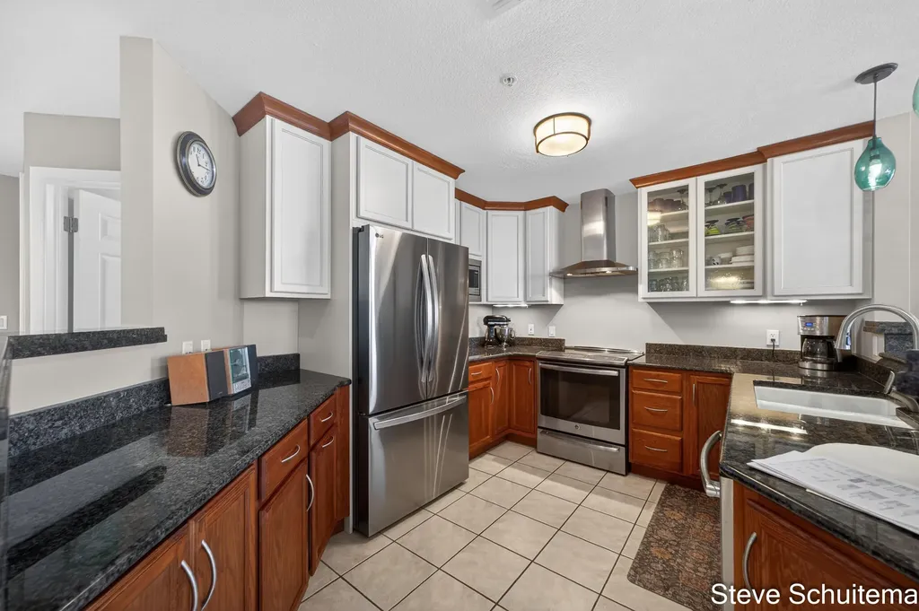 2964 Lakeshore Drive Muskegon City MI 49441