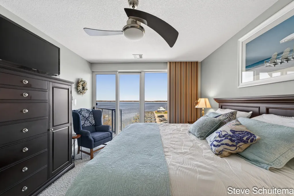 2964 Lakeshore Drive Muskegon City MI 49441