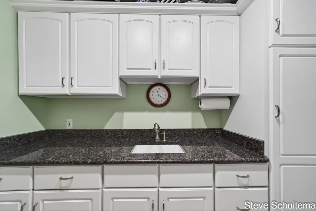 2964 Lakeshore Drive Muskegon City MI 49441
