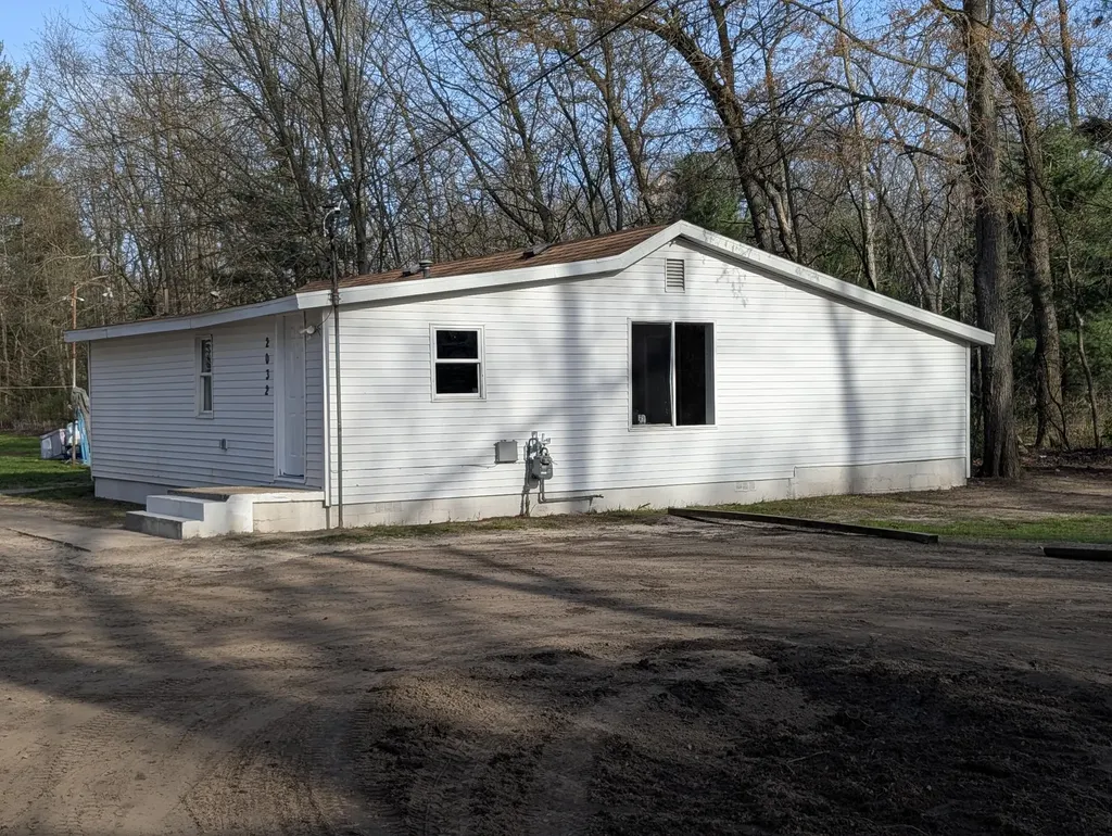 2032 S Mill Iron Road Muskegon Charter Township MI 49442