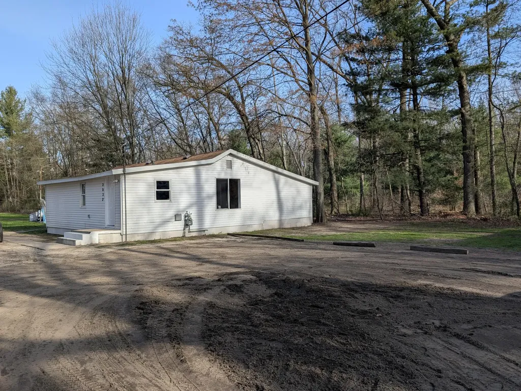 2032 S Mill Iron Road Muskegon Charter Township MI 49442