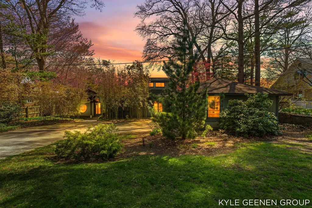 1140 Marigold Lane Park Township MI 49424