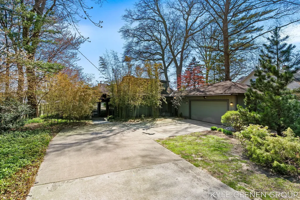 1140 Marigold Lane Park Township MI 49424
