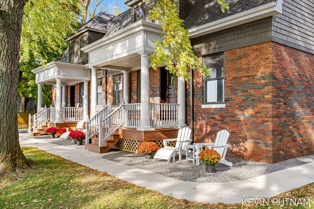 103 N Pier Street St. Joseph City MI 49085