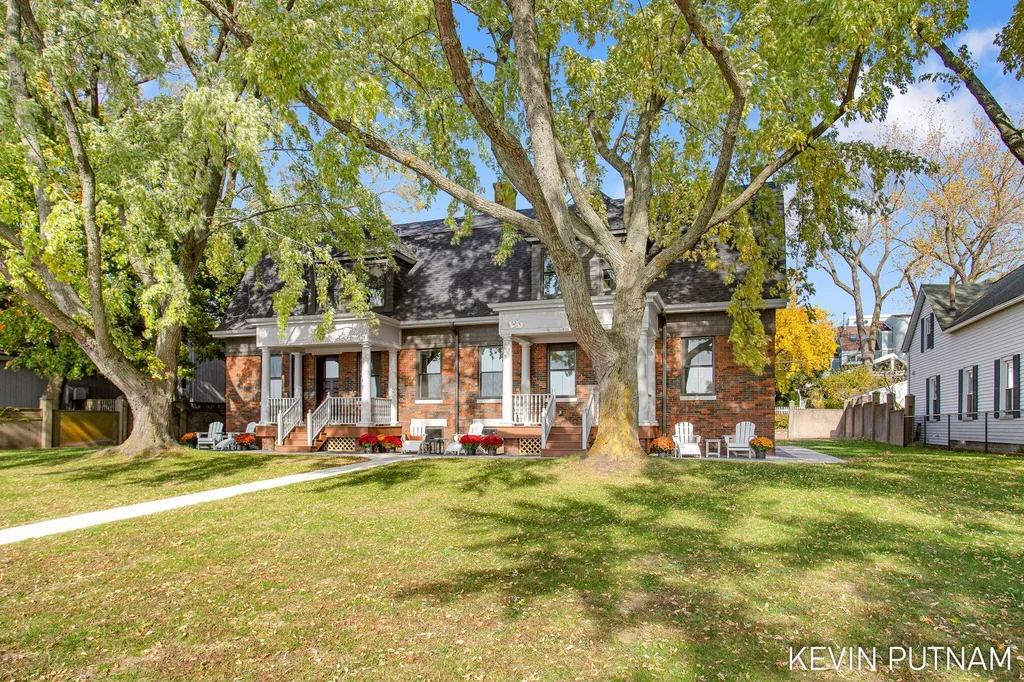 103 N Pier Street St. Joseph City MI 49085