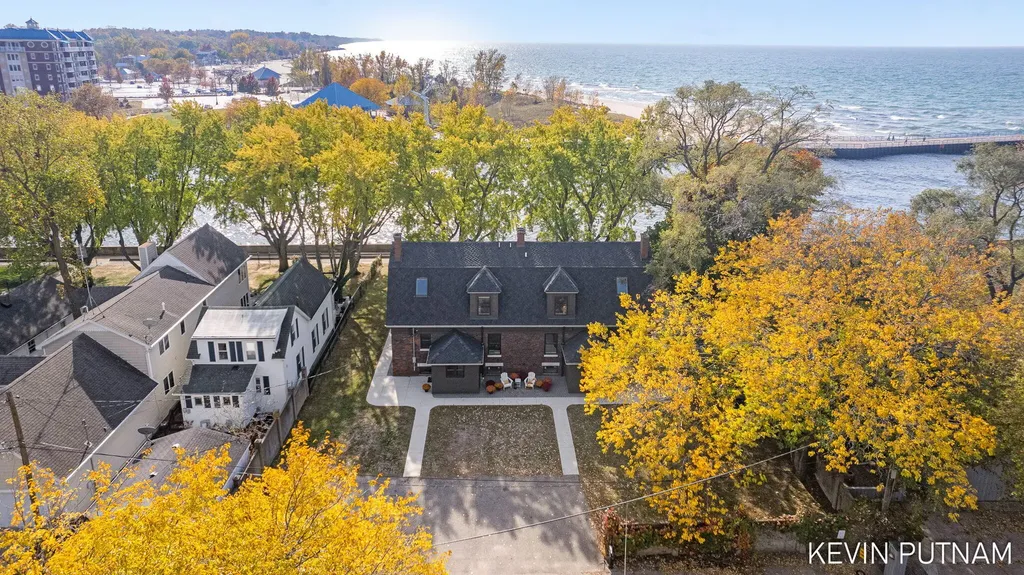 103 N Pier Street St. Joseph City MI 49085