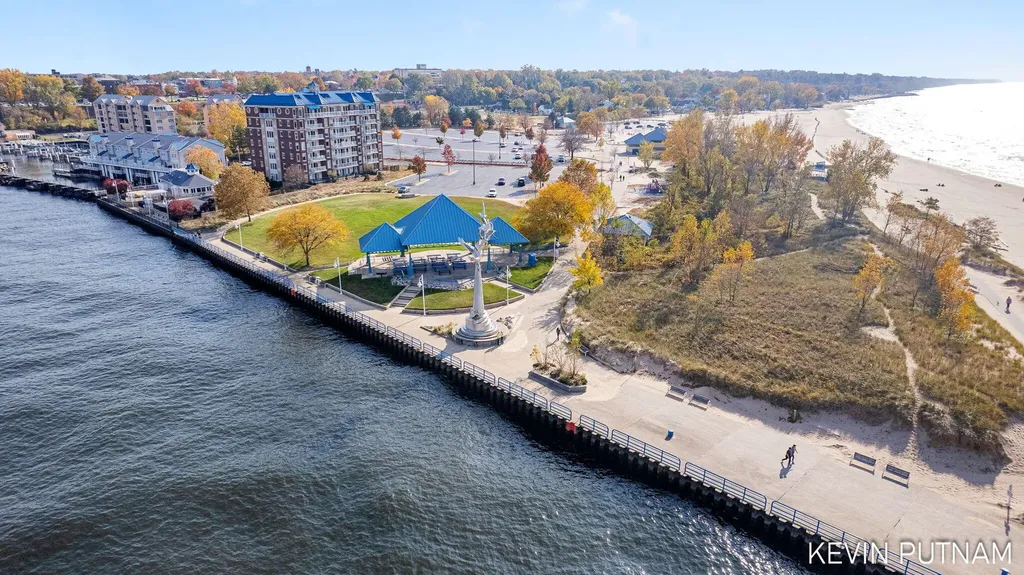 103 N Pier Street St. Joseph City MI 49085