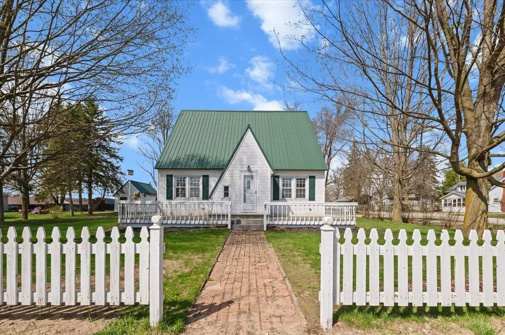 83 E South Avenue Unknown City MI 49421