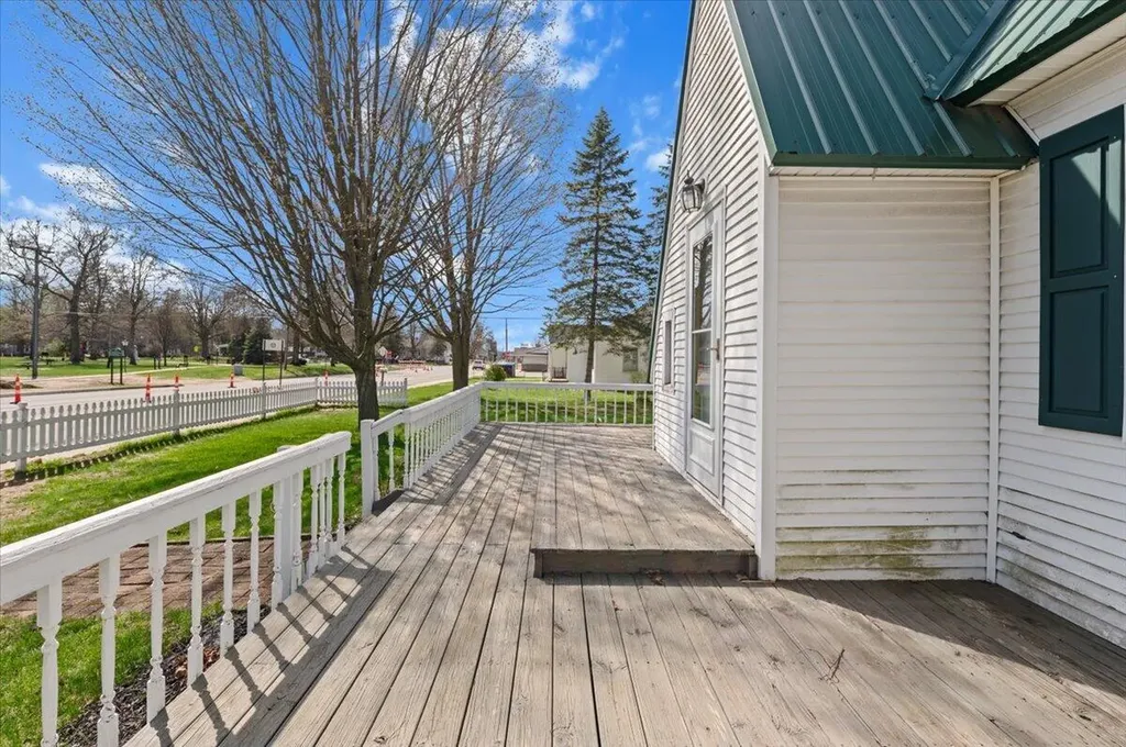 83 E South Avenue Unknown City MI 49421