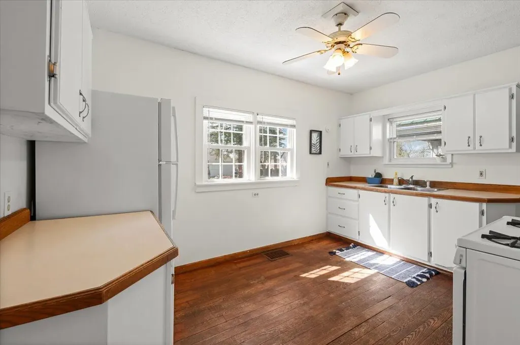 83 E South Avenue Unknown City MI 49421
