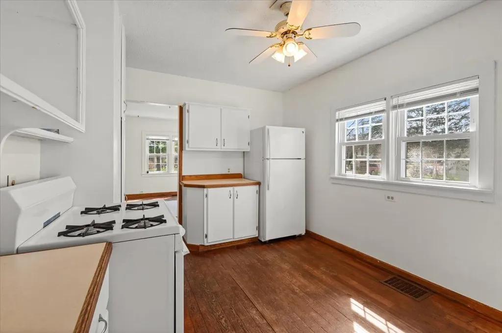 83 E South Avenue Unknown City MI 49421