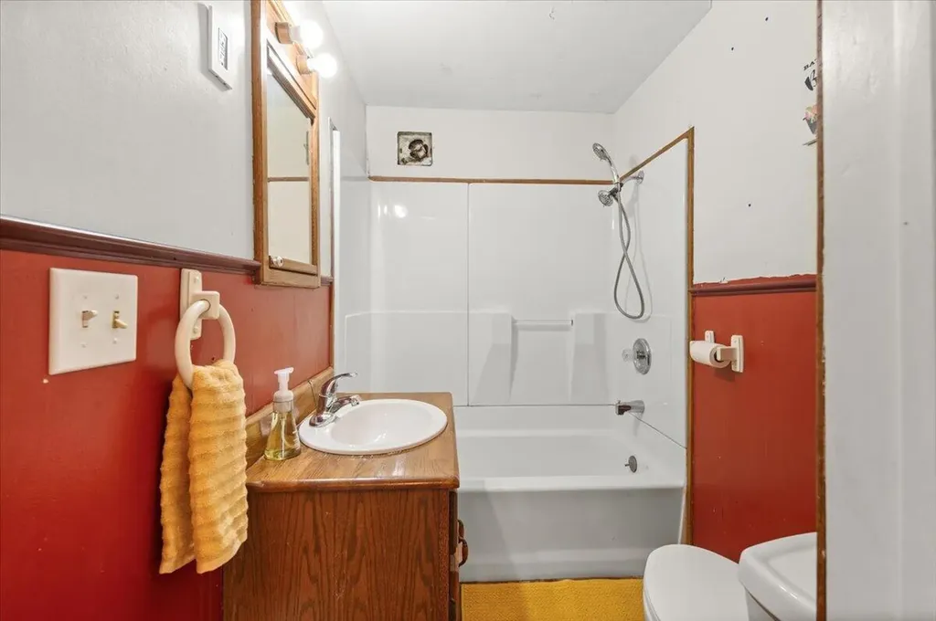 83 E South Avenue Unknown City MI 49421