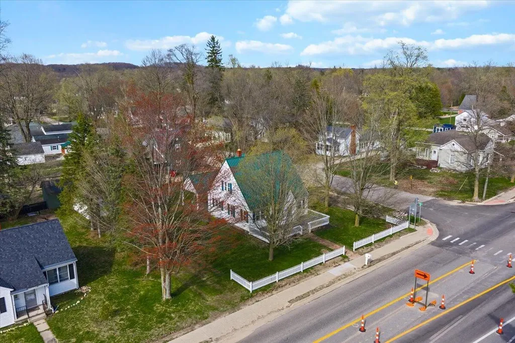 83 E South Avenue Unknown City MI 49421