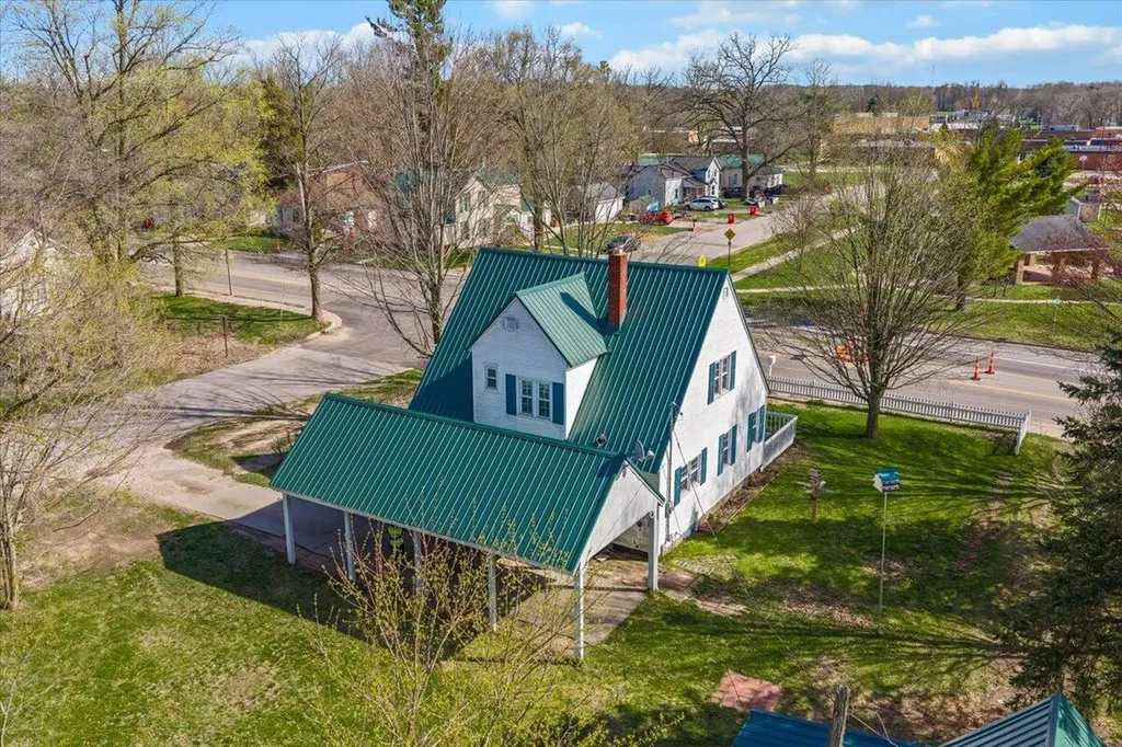 83 E South Avenue Unknown City MI 49421
