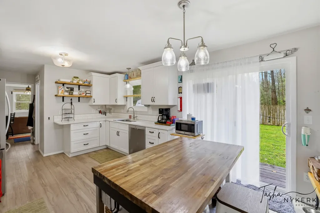 2467 Fenner Road Laketon Township MI 49445