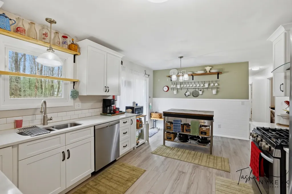 2467 Fenner Road Laketon Township MI 49445