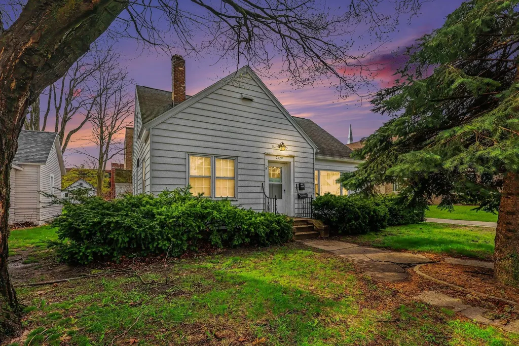 2129 Miner Avenue Muskegon City MI 49441