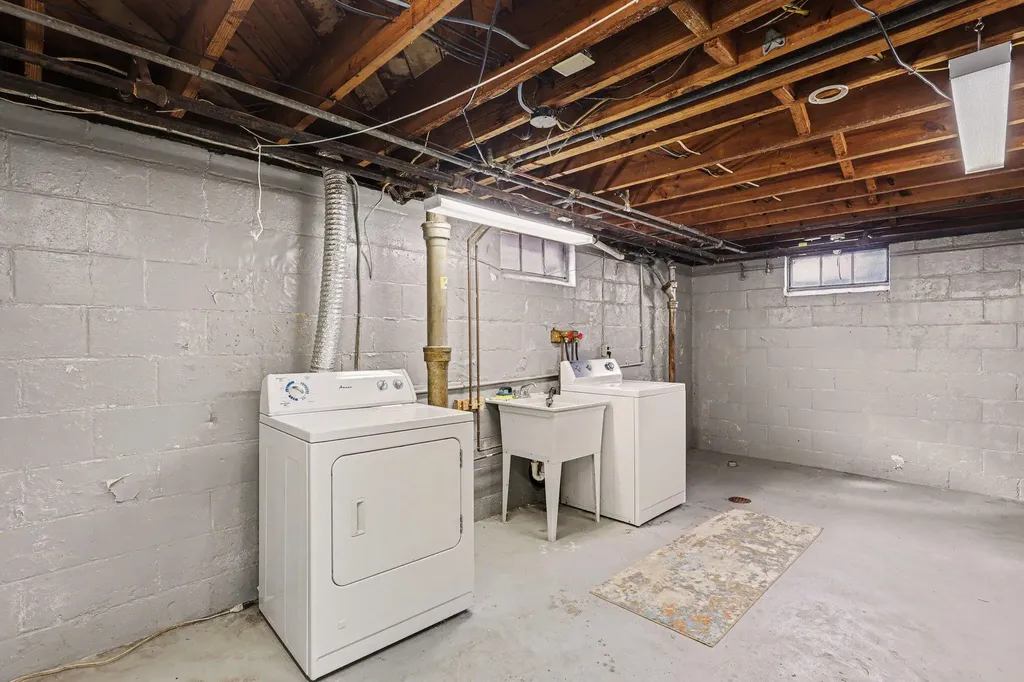 2129 Miner Avenue Muskegon City MI 49441