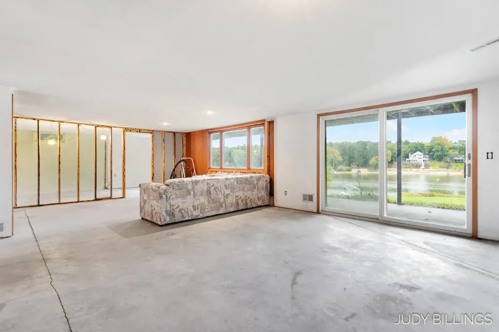 6342 Old Allegan Road Saugatuck Township MI 49453