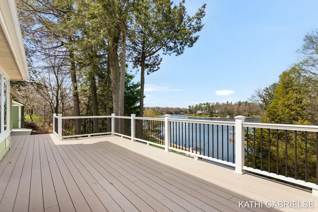 18886 Greenwood Court Spring Lake Township MI 49456