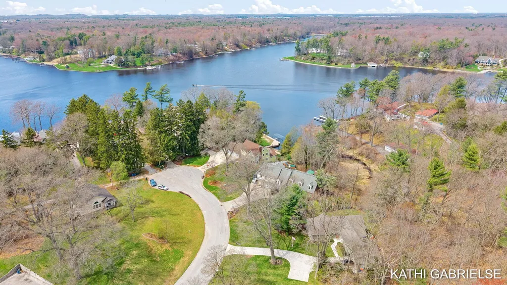 18886 Greenwood Court Spring Lake Township MI 49456