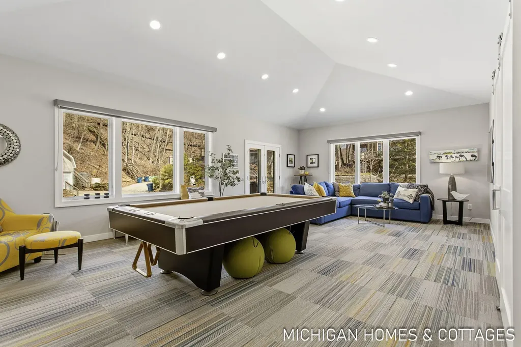 6700 Ratcliff Drive Laketown Township MI 49423