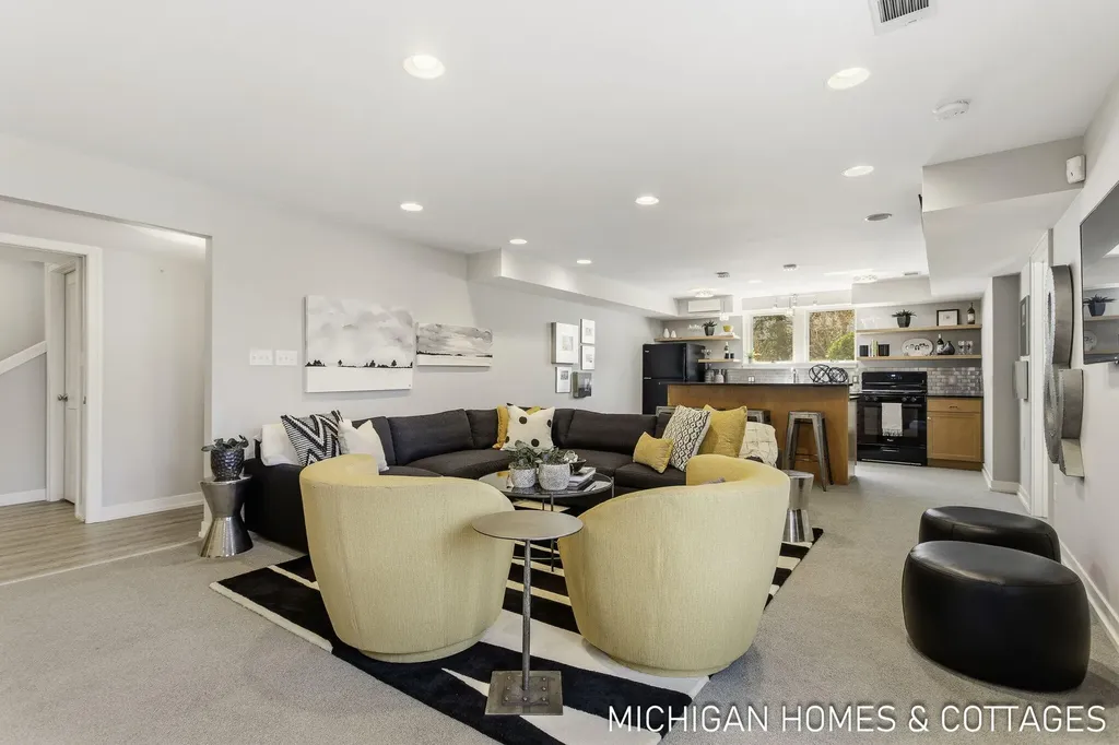 6700 Ratcliff Drive Laketown Township MI 49423