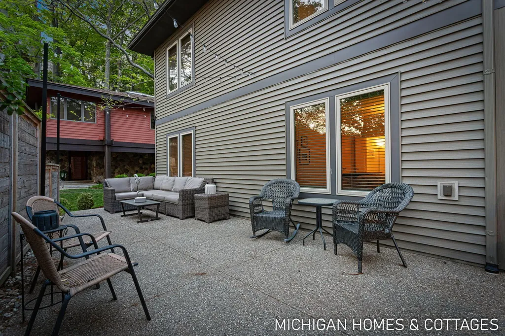 6700 Ratcliff Drive Laketown Township MI 49423