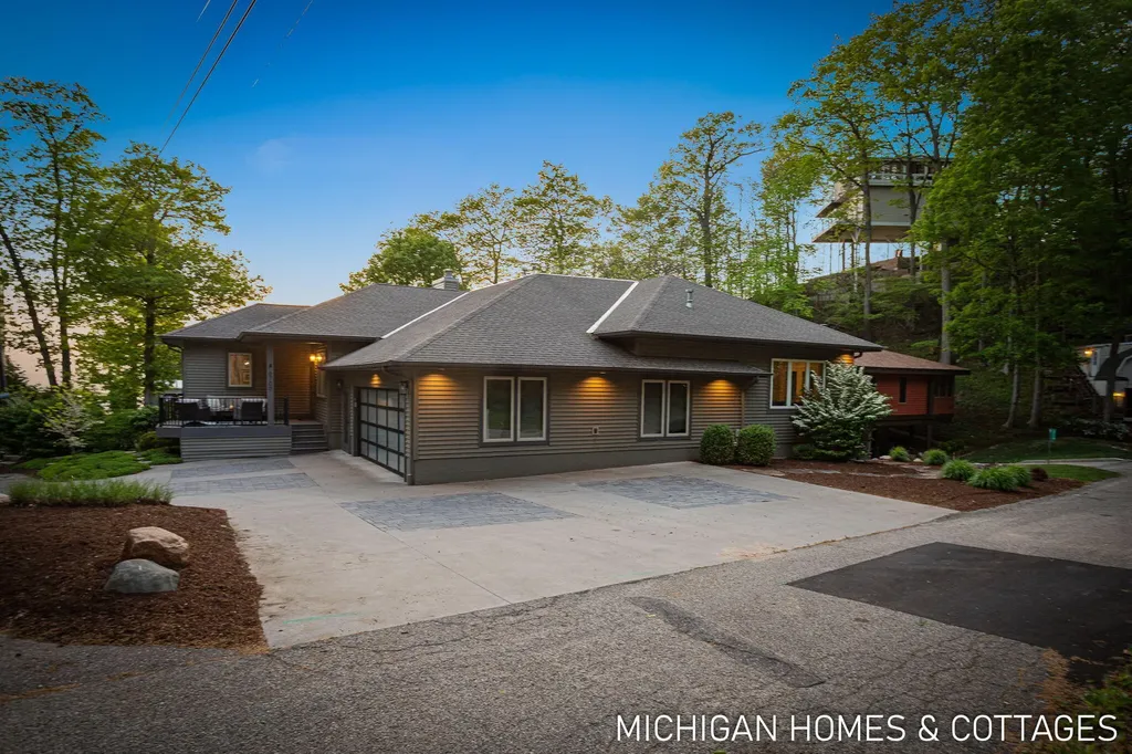 6700 Ratcliff Drive Laketown Township MI 49423