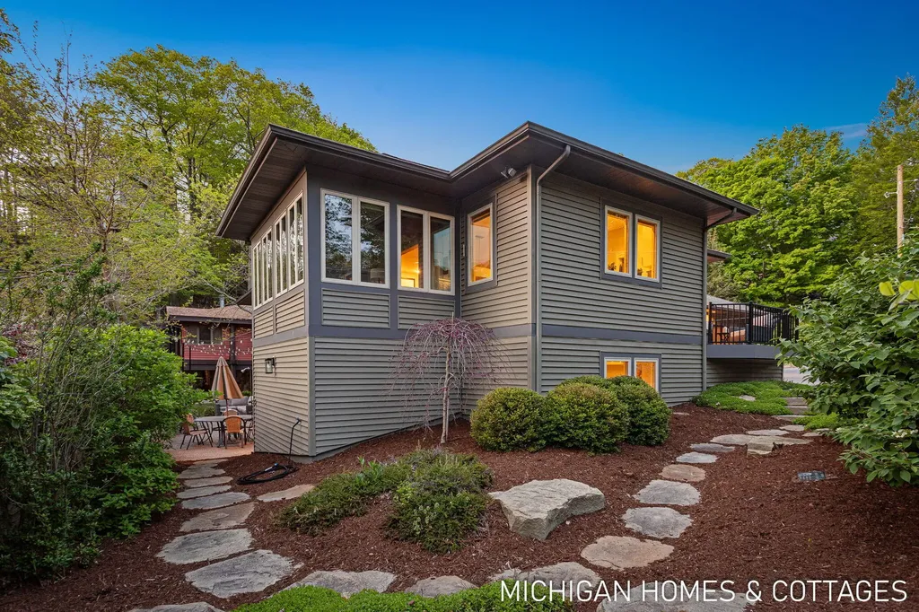 6700 Ratcliff Drive Laketown Township MI 49423