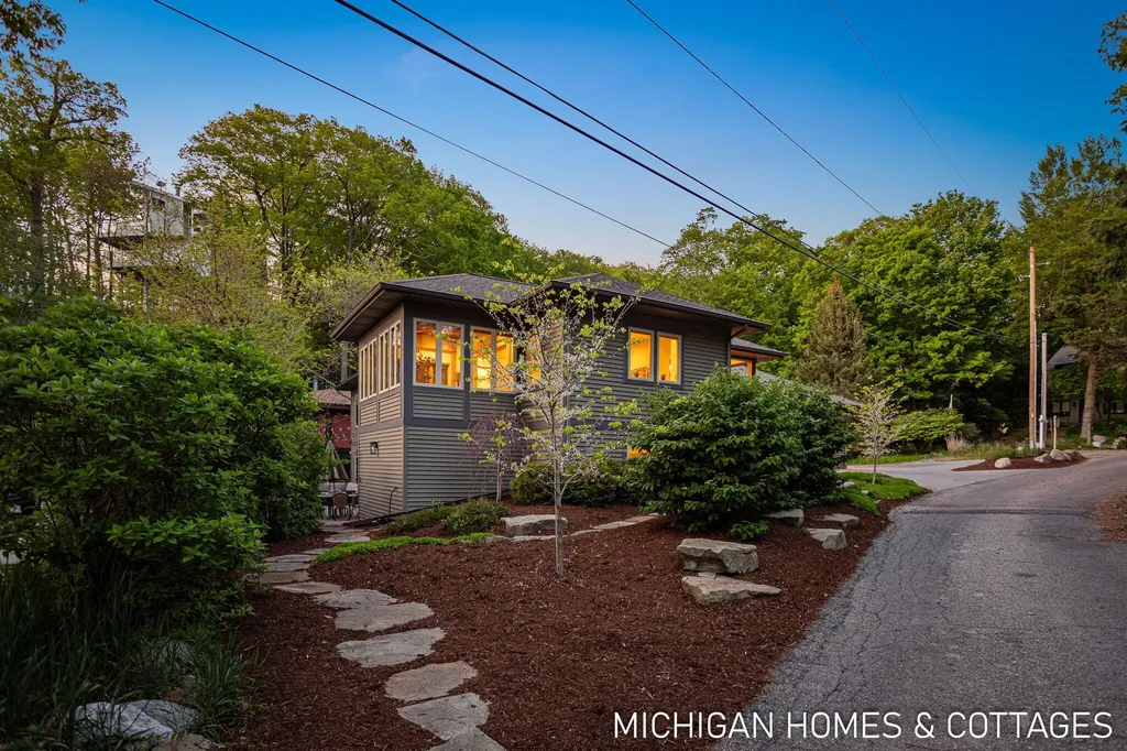 6700 Ratcliff Drive Laketown Township MI 49423