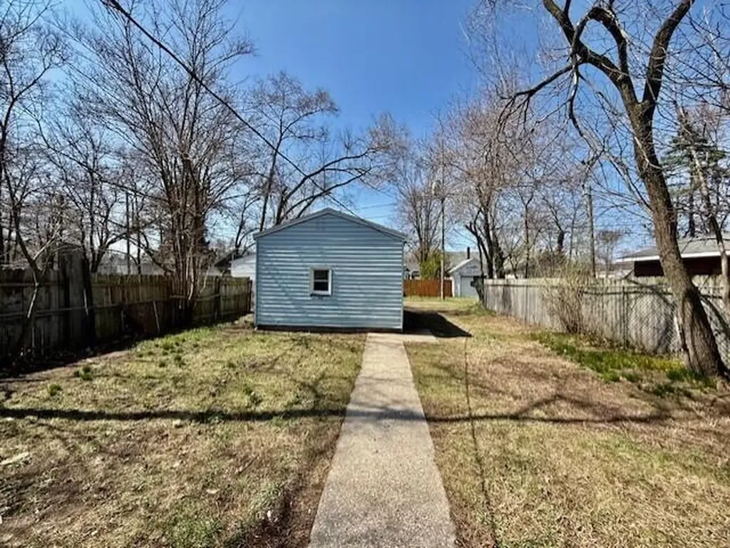1845 Wood Street Muskegon City MI 49442