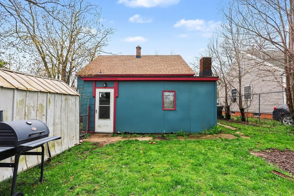 1974 Kinsey Street Muskegon City MI 49441