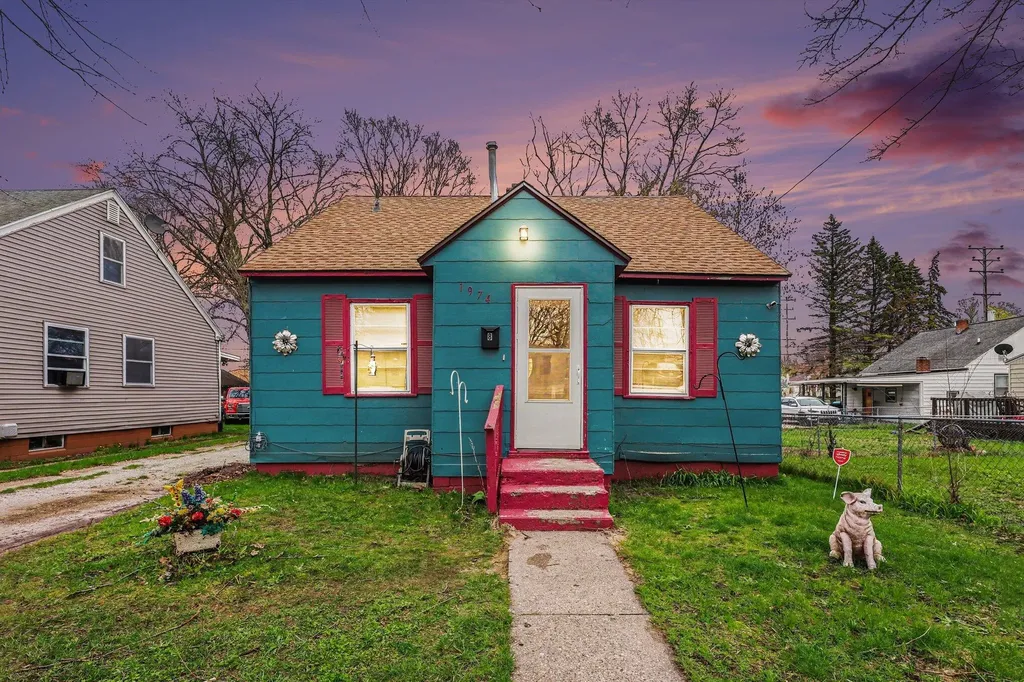 1974 Kinsey Street Muskegon City MI 49441