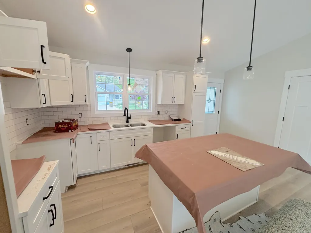1519 E Addison Way Laketon Township MI 49445