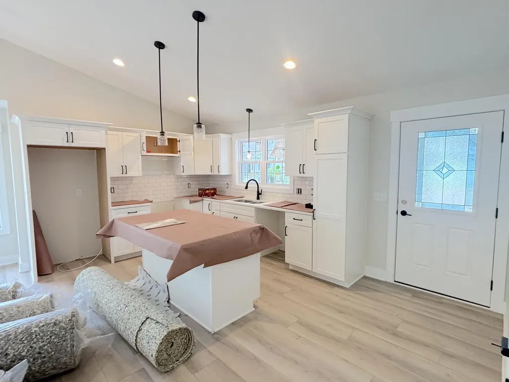 1519 E Addison Way Laketon Township MI 49445