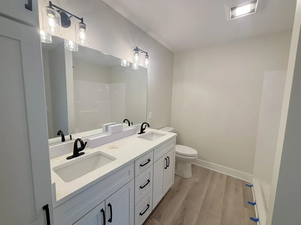 1519 E Addison Way Laketon Township MI 49445