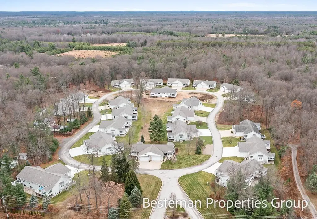 1519 E Addison Way Laketon Township MI 49445