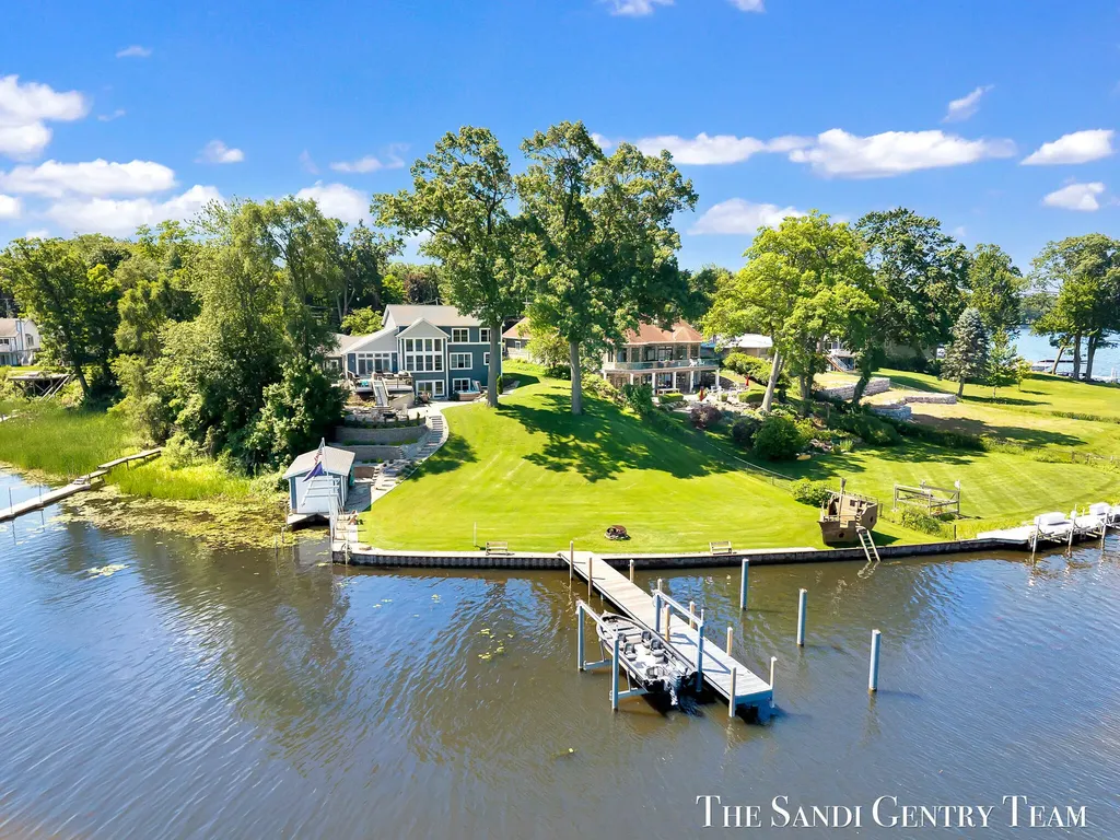 7 Circle Drive Fruitport Charter Township MI 49415