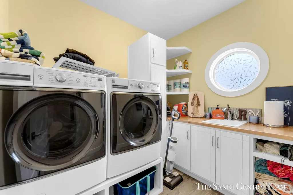 7 Circle Drive Fruitport Charter Township MI 49415