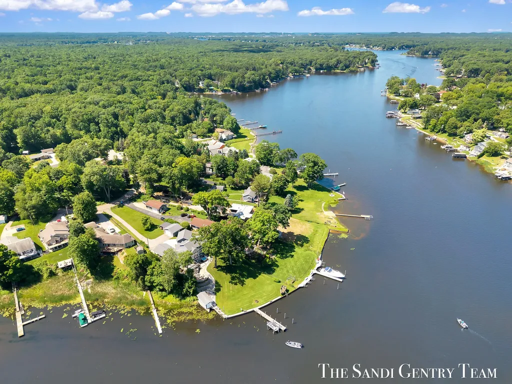 7 Circle Drive Fruitport Charter Township MI 49415