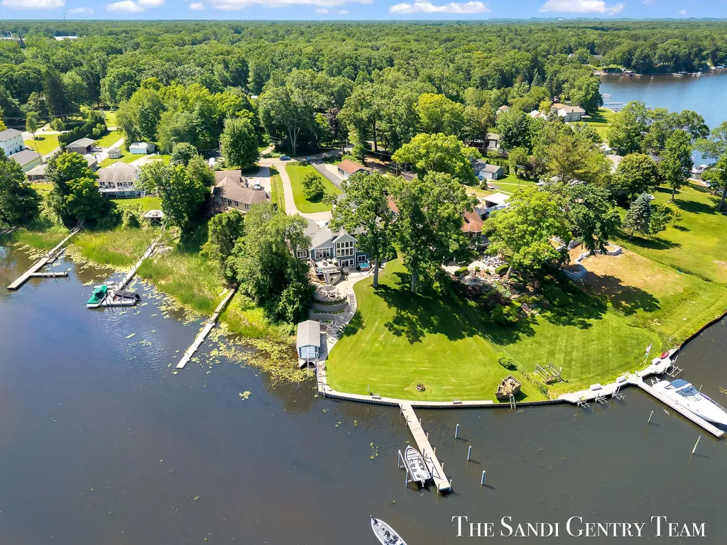 7 Circle Drive Fruitport Charter Township MI 49415