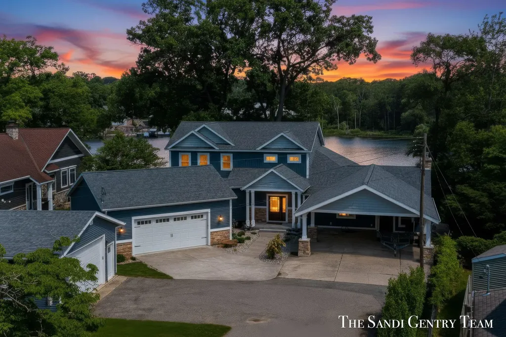 7 Circle Drive Fruitport Charter Township MI 49415