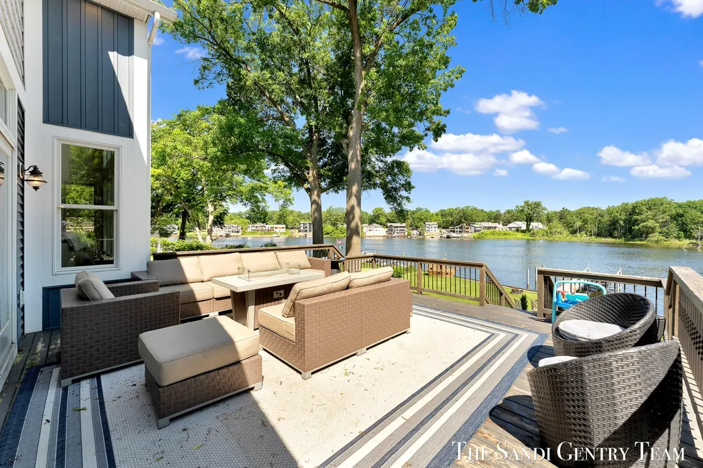 7 Circle Drive Fruitport Charter Township MI 49415