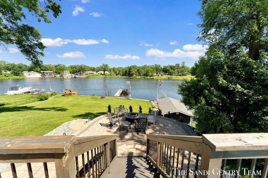 7 Circle Drive Fruitport Charter Township MI 49415