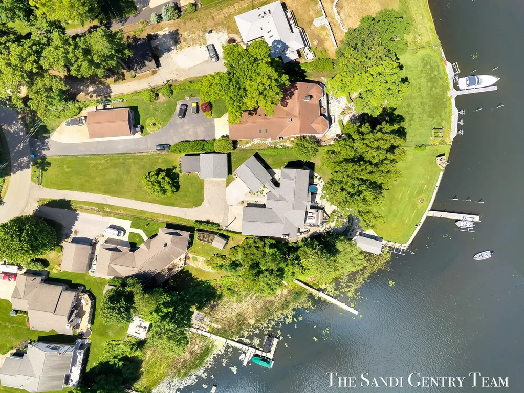 7 Circle Drive Fruitport Charter Township MI 49415